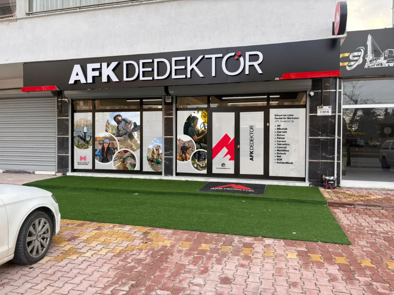 AFK Dedektör mağaza dış cephe tabela ve cam giydirme