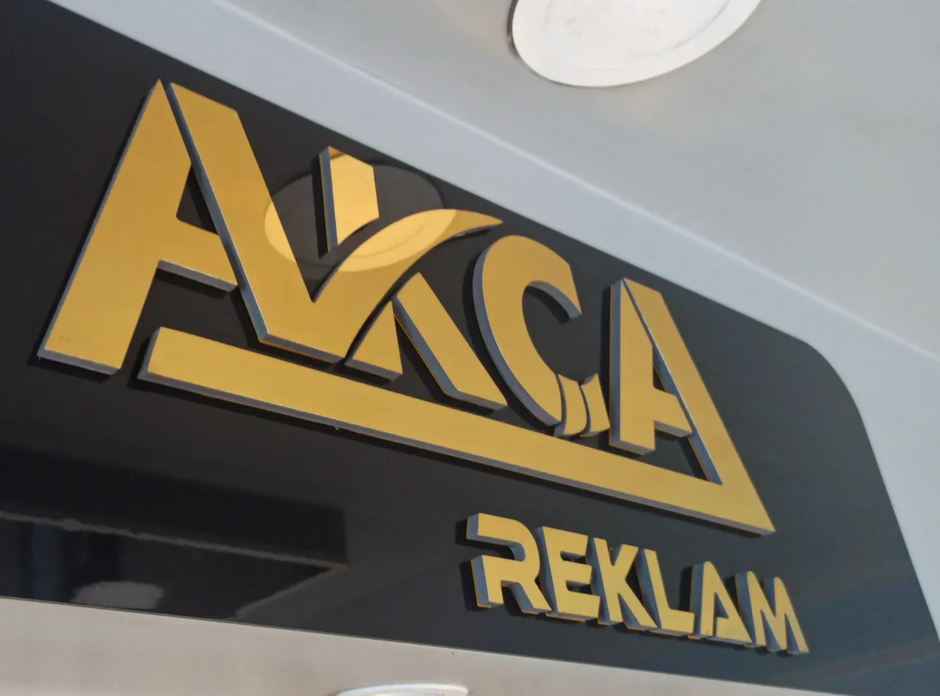 Altın Krom Kutu Harf Tabela Çalışmaları galeri görseli
