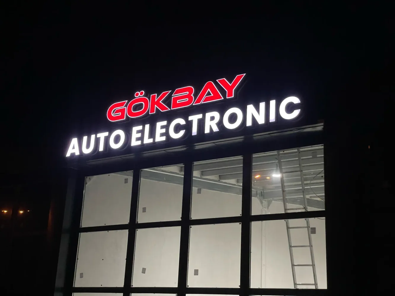 Gökbay Auto Electronic gece ışıklı kutu harf tabela