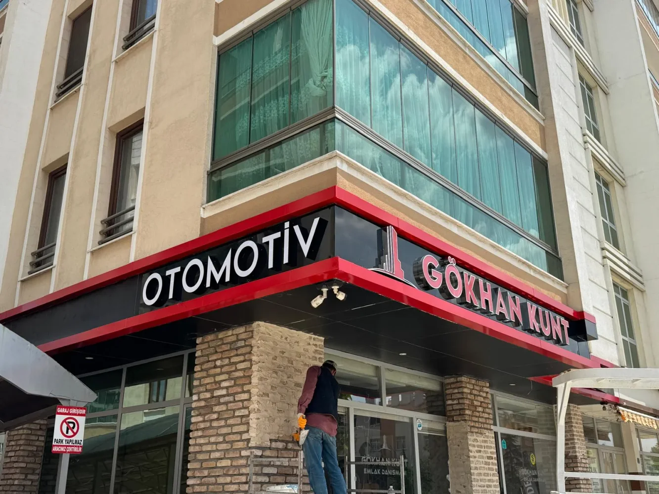Gökhan Kunt Otomotiv ve Emlak Tabela galeri görseli