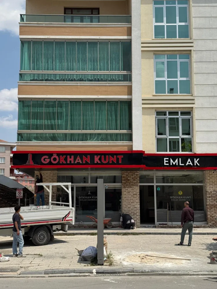 Gökhan Kunt Otomotiv ve Emlak Tabela galeri görseli